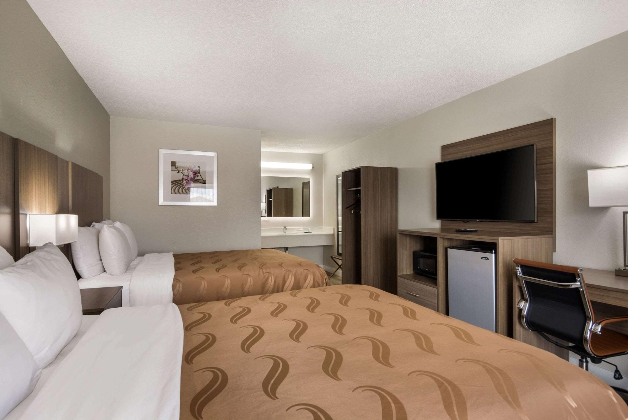 Quality Inn เอ็มโพเรีย ภายนอก รูปภาพ